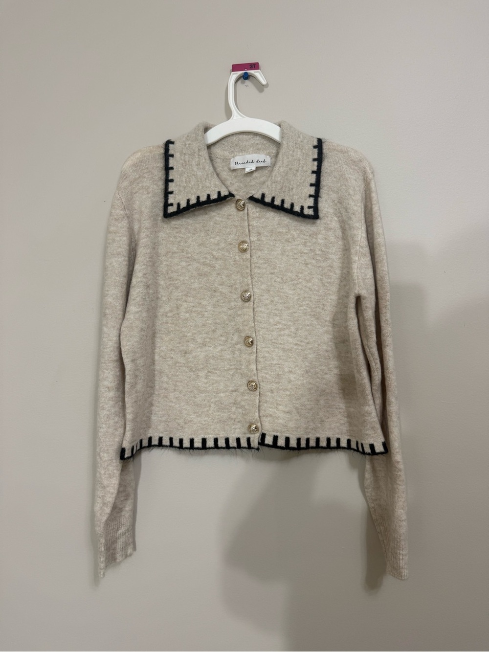 Threaded Leaf Women’s Size M Beige Cropped Cardigan Sweater Soft Perfect Condit
